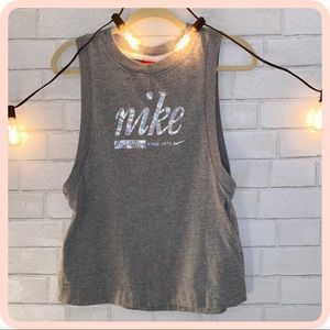 ♢ Gray Nike tank top with holographic logo ♢